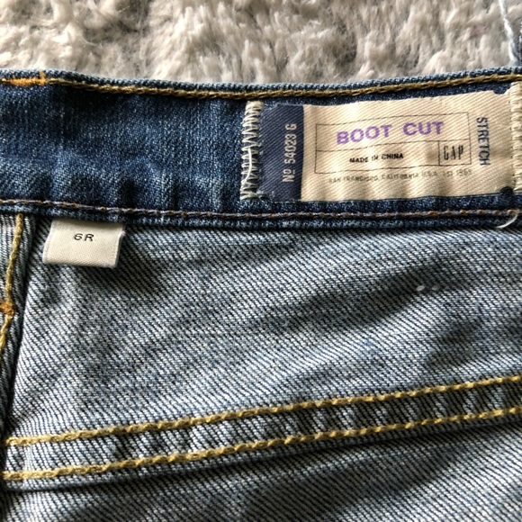 Gap Medium Wash Boot Cut Jeans 6R - Picture 3 of 11